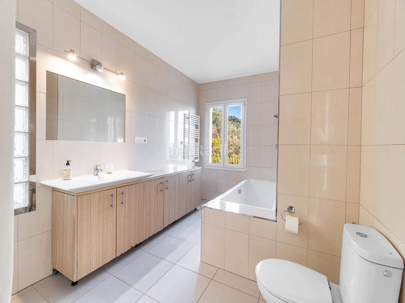 Foto 464eeb94-577e-40a1-845e-97d37783fdb6. Maison avec cheminée dans Nord Roses