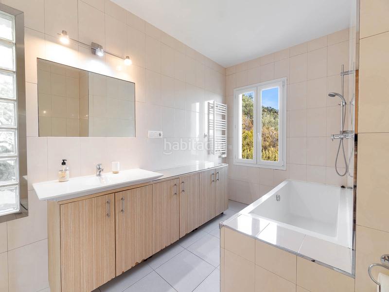 Foto 46c2b4f9-ffa1-4df1-ac96-df2df46588ce. Maison avec cheminée dans Nord Roses