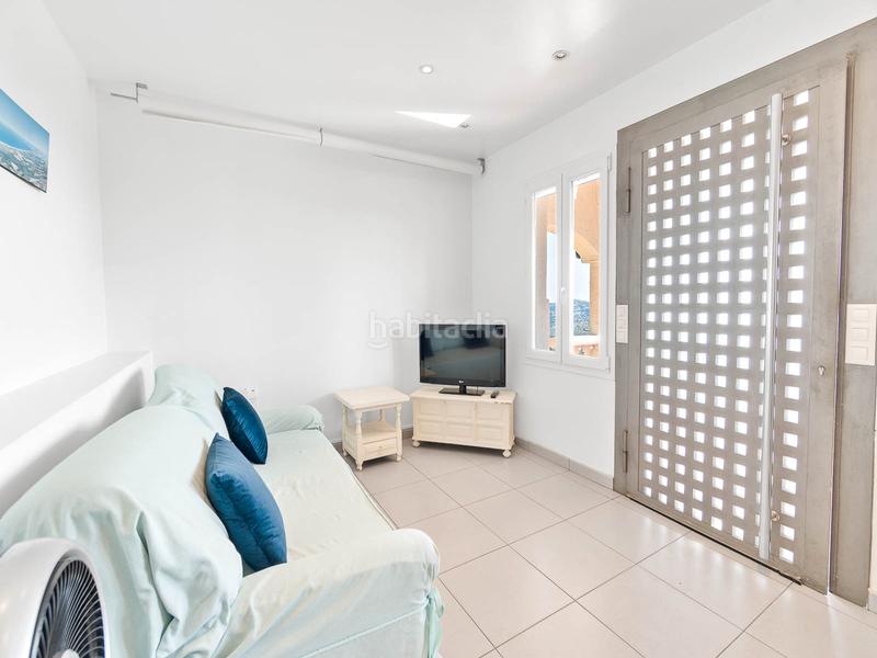 Foto 7247023b-1f7d-47ab-92cf-6edeb7e57bb9. Maison avec cheminée dans Nord Roses