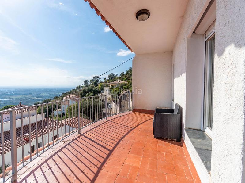 Foto abe8640b-d208-464e-9a98-403a25c787da. Maison avec cheminée dans Nord Roses