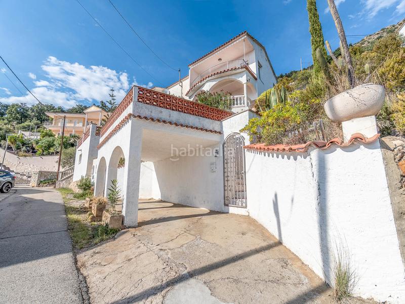 Foto d974dfef-0555-473e-8d4a-b726b009dca6. Maison avec cheminée dans Nord Roses