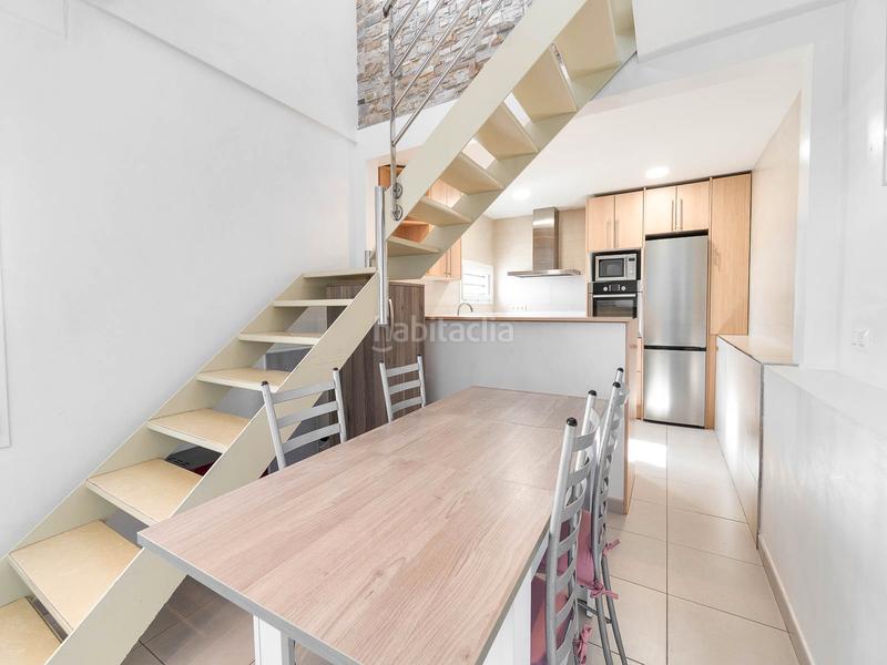 Foto d9bc9e01-ca70-45f5-993b-30ab13c6de21. Maison avec cheminée dans Nord Roses