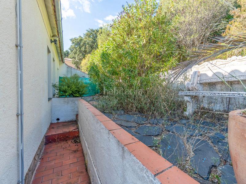 Foto f1b186d1-11c9-4f16-8b3b-8b7f7715920b. Maison avec cheminée dans Nord Roses