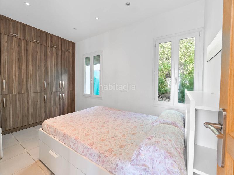 Foto f1fca747-4698-4c33-834c-76b24ac0fea2. Maison avec cheminée dans Nord Roses