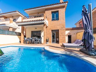 Maison à Puigmal - Mas Nou. Casa de 4 dormitorios y piscina lista para entrar a vivir