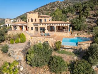 Haus in Palau-saverdera. Elegante villa con piscina y vistas al mar