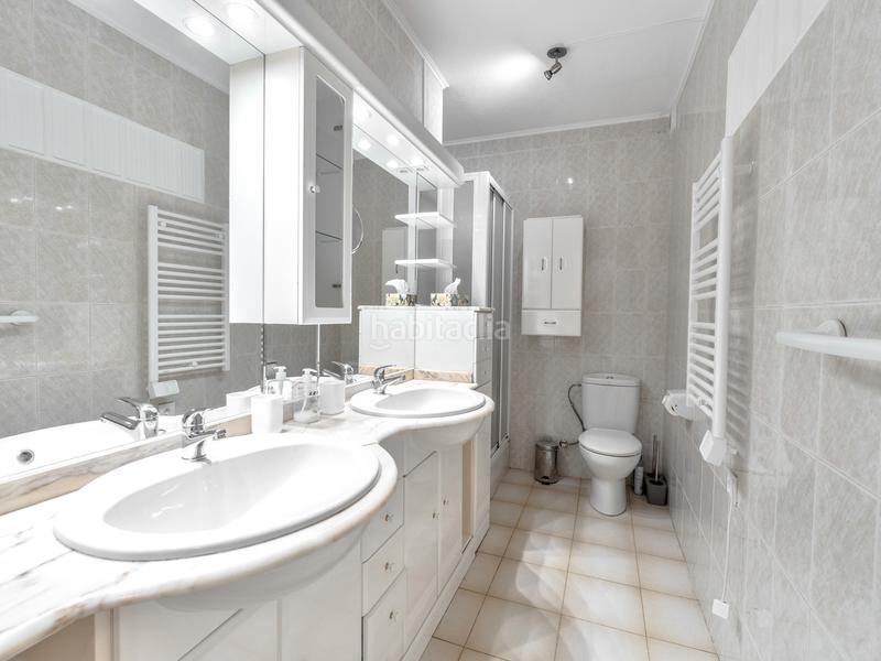 Foto 3b6e255a-f9f7-4a50-b4c3-a8bf8e3cea46. Maison avec parking piscine dans Sant Maurici Empuriabrava