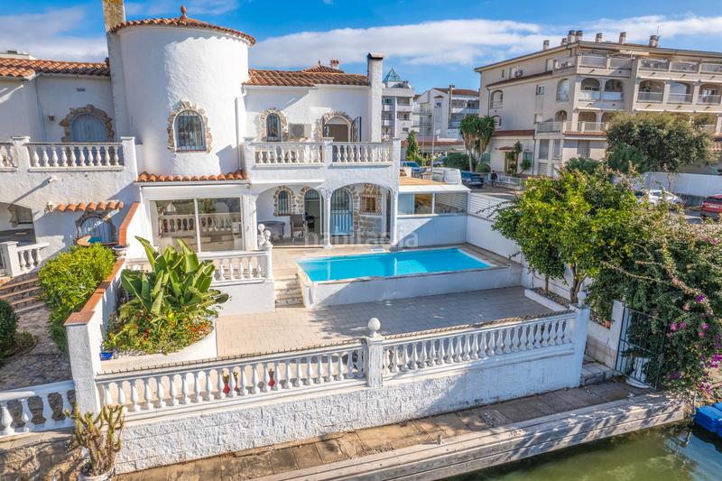 Foto b7d1c0a2-a6b9-4ead-8944-aba4c9940418. Maison avec parking piscine dans Sant Maurici Empuriabrava