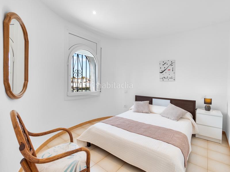 Foto c02d6f94-f576-43d8-b9f9-c773783f3096. Maison avec parking piscine dans Sant Maurici Empuriabrava