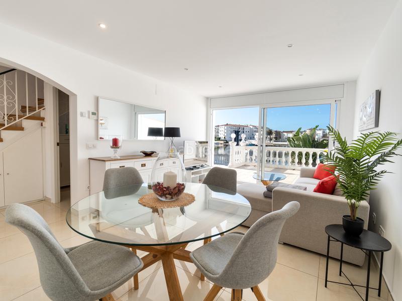 Foto e3531b66-f45f-409b-9ebb-83f6f74079f4. Maison avec parking piscine dans Sant Maurici Empuriabrava