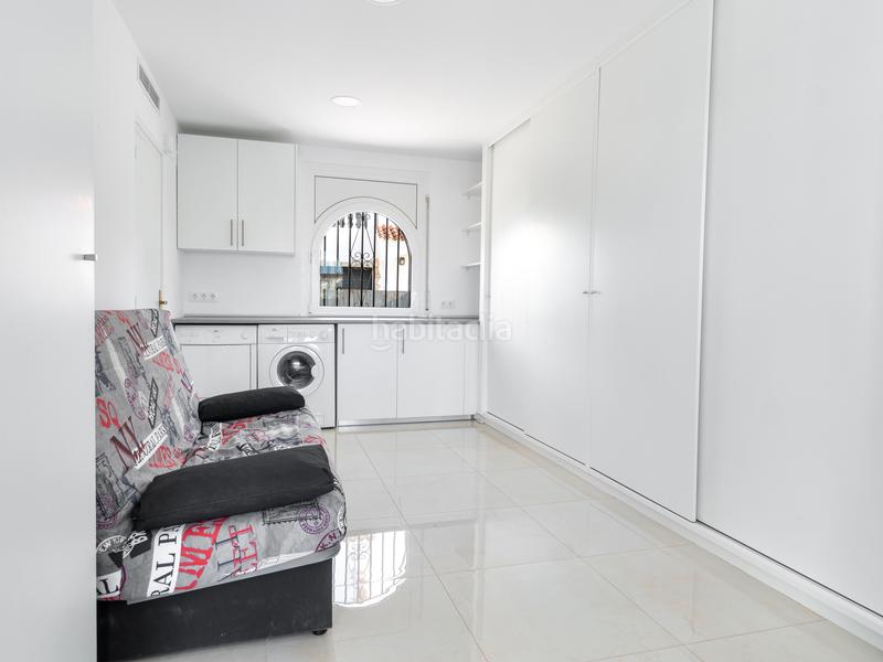 Foto f36ab30b-b1f9-4cfa-8455-328765e3cc89. Maison avec parking piscine dans Sant Maurici Empuriabrava