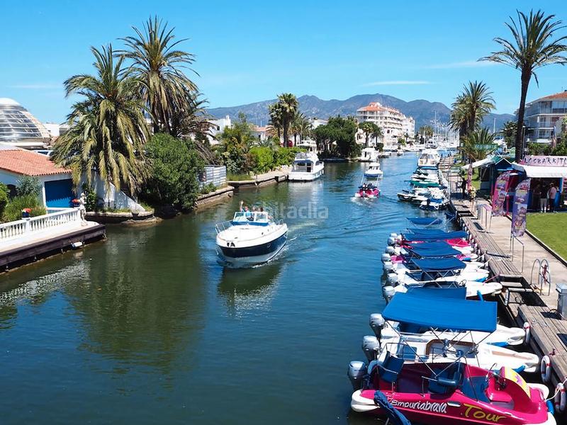 Foto fa3ee24f-edf6-4e2c-b7e1-d93028762d89. Maison avec parking piscine dans Sant Maurici Empuriabrava