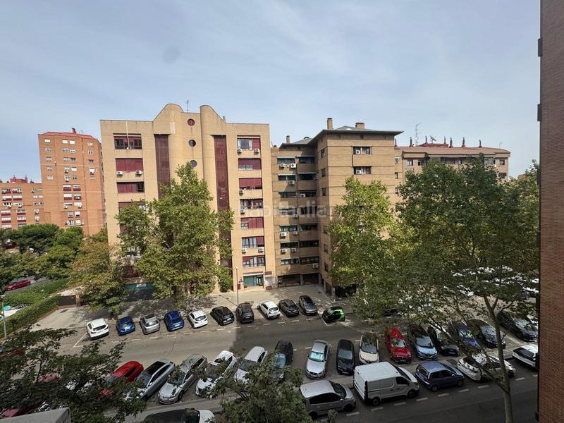 Foto bd4fd83d-5f44-4feb-abfa-c3a201f5bf31. Piso en Costillares Madrid