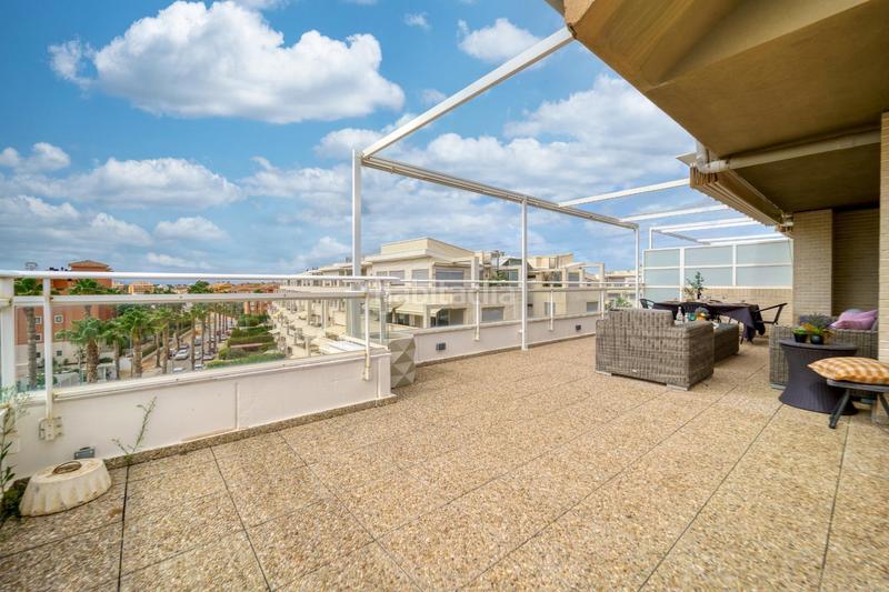 Foto 2cf1bd0d-4e38-4cce-83e5-2ef9951c223a. Àtic amb calefacció aparcament piscina a Centro Urbano Dénia