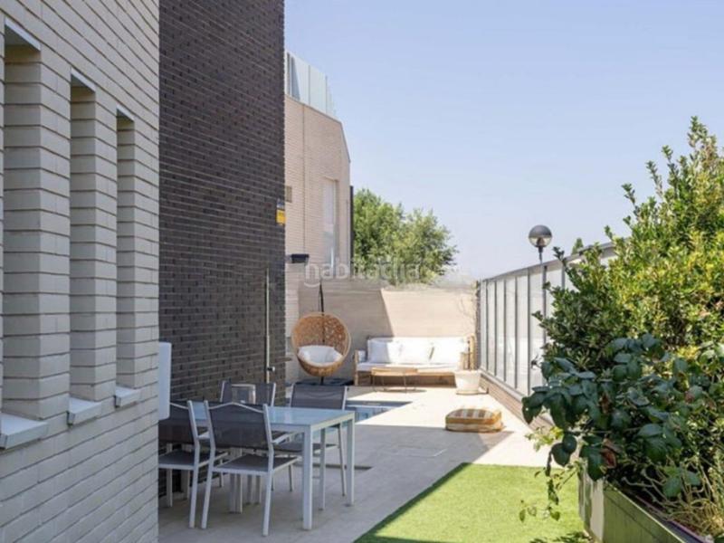 Foto 075eaafc-6f09-40c6-b503-decf113f83d8. Casa adossada amb calefacció aparcament piscina a Móstoles