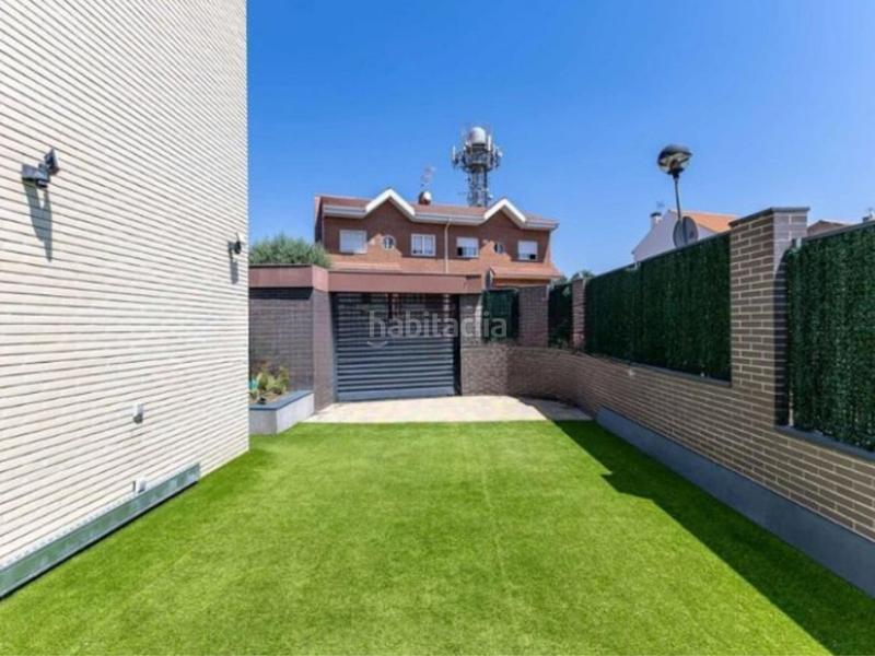 Foto f31bbc8c-9c84-433f-8197-c528850e0adf. Casa adossada amb calefacció aparcament piscina a Móstoles