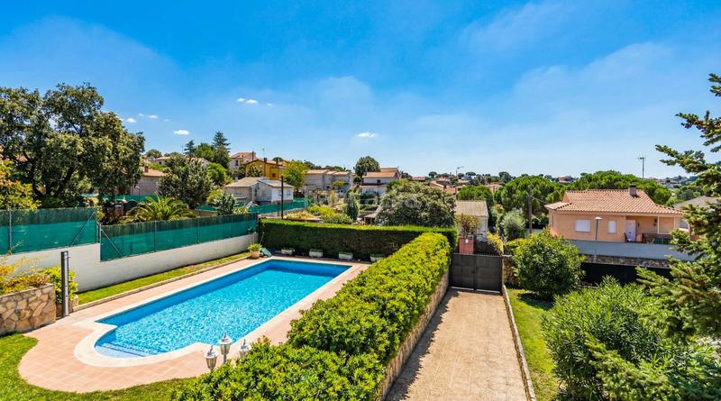 Foto 06788d84-5ad1-4565-ac6e-6196e0924820. Chalet mit heizung parking pool in Cerro Alarcón Valdemorillo