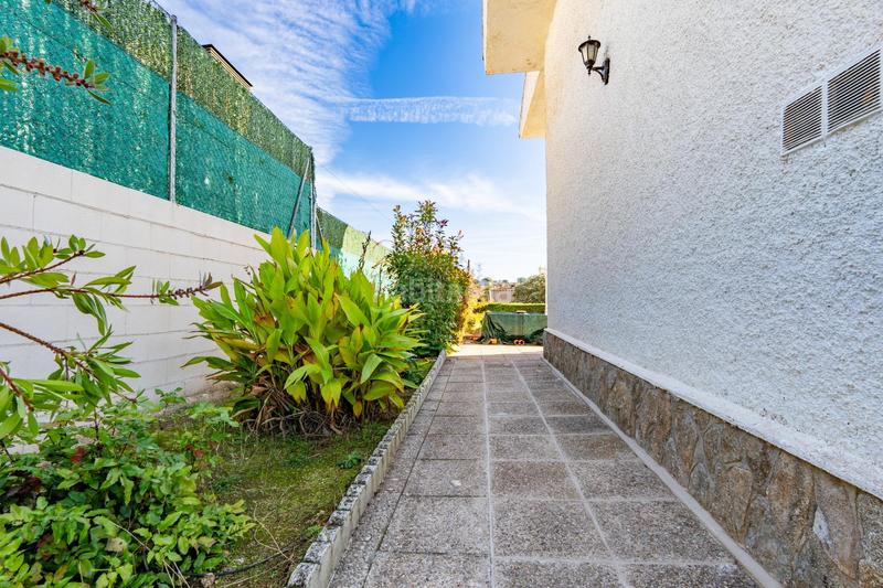 Foto 12032bb4-c180-4680-a5a2-f8bcab1e7ee9. Chalet con riscaldamento parcheggio piscina in Cerro Alarcón Valdemorillo