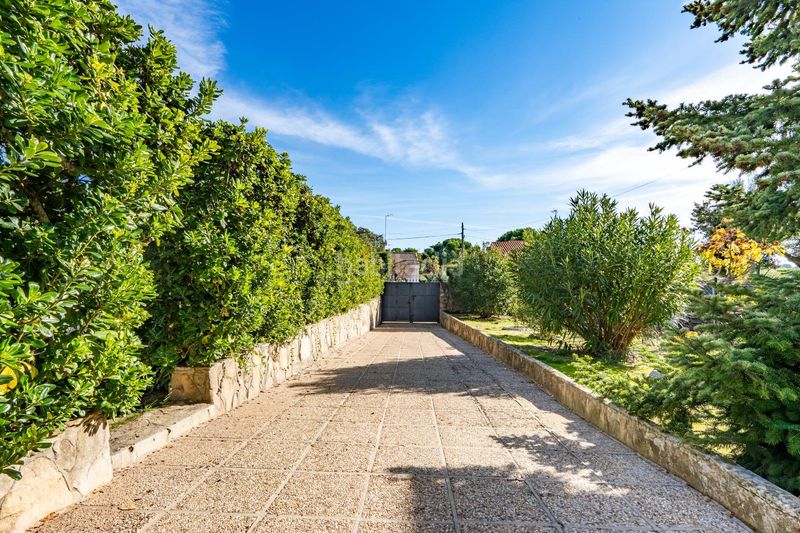 Foto 88b828d3-8e6d-47be-8ff2-4d2995c9b49e. Xalet amb aparcament piscina a Cerro Alarcón Valdemorillo