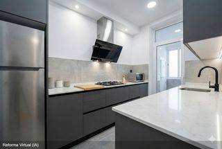 Etagenwohnung in Centro. Piso amplio con 3 baños en avenida castilla la mancha  cuenca