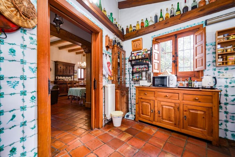 Foto 63deca35-65bf-4a64-9659-43007488910e. Casa amb calefacció aparcament piscina a Barrio de Albaicín Granada