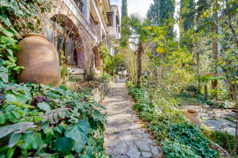 Foto 86173c8f-761c-4b8e-a743-36b1df41f2d5. Casa amb calefacció aparcament piscina a Barrio de Albaicín Granada