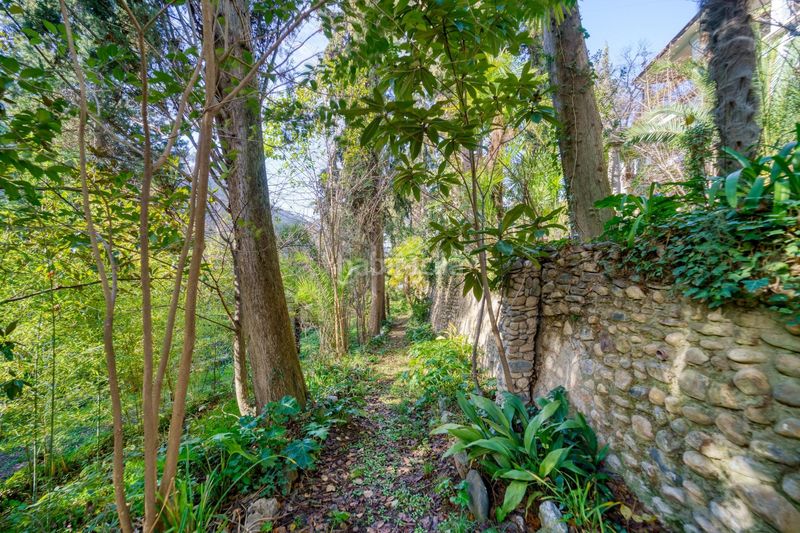 Foto 9e1a57c9-1cee-4e58-8f39-79c17c802b44. Casa amb calefacció aparcament piscina a Barrio de Albaicín Granada