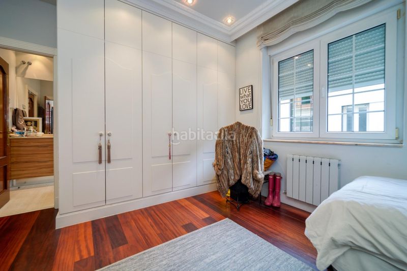 Foto 33653381-5442-492a-ab73-0f451a604fe6. Xalet amb calefacció aparcament a Las Arenas Getxo