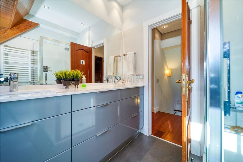 Foto 9a358c0d-ebea-4246-850f-ebe643fe8af4. Xalet amb calefacció aparcament a Las Arenas Getxo