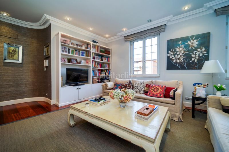 Foto e2d8c483-bbec-4e50-851b-ec0240d7bdb6. Xalet amb calefacció aparcament a Las Arenas Getxo