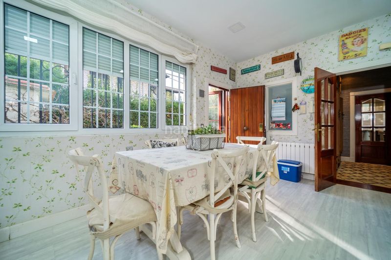 Foto f101e8d0-b61f-494c-803e-05742ac6eac4. Xalet amb calefacció aparcament a Las Arenas Getxo