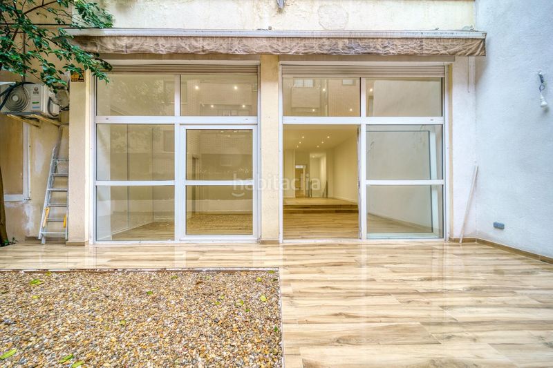 Foto 3c0bcba4-5fee-4700-9e18-df102c009a8b. Planta baixa a Adelfas Madrid