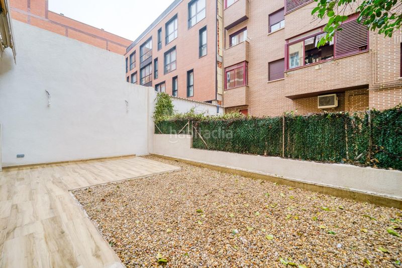Foto c9dac658-e17b-4498-84b7-59d91a8120fd. Planta baixa a Adelfas Madrid