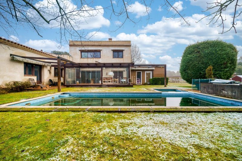 Foto 31f975fb-7c89-480c-bf00-e1af2e77c261. Casa amb calefacció aparcament piscina a Mojadillas-Parque de las Infantas-El Paraiso Valdemorillo