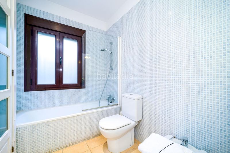 Foto 5ca6dc1e-c8bb-4863-830c-d2f73e825ac9. Casa amb calefacció aparcament piscina a Mojadillas-Parque de las Infantas-El Paraiso Valdemorillo