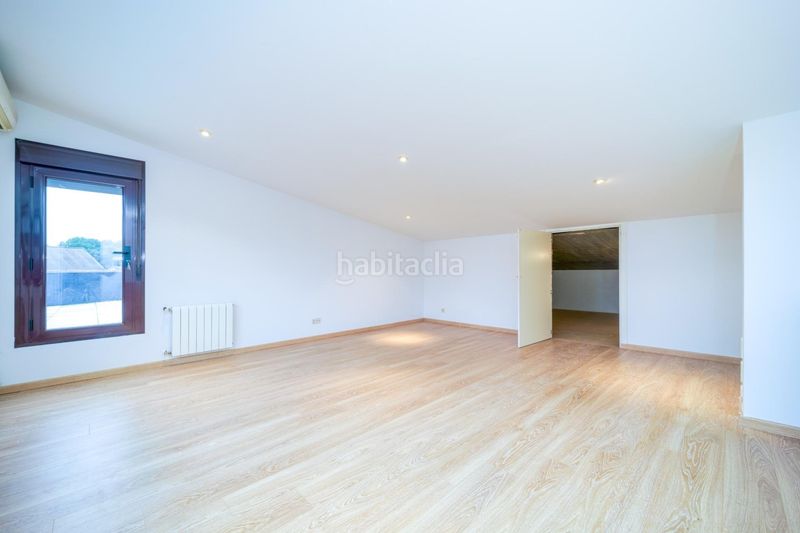 Foto d0ed6716-3f6a-4dc8-8174-f721c1a50d99. Casa amb calefacció aparcament piscina a Mojadillas-Parque de las Infantas-El Paraiso Valdemorillo
