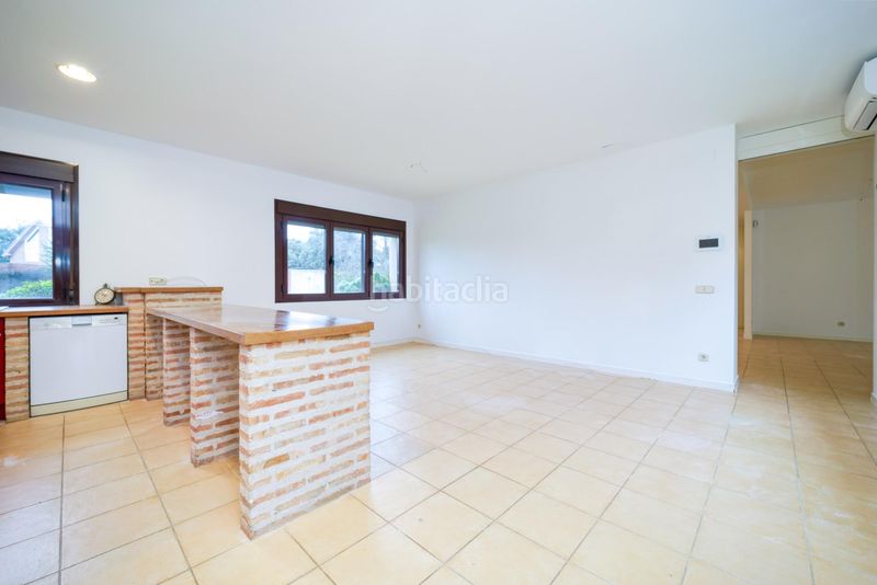 Foto f88faef1-062a-4eb2-81fb-1f9692845e4a. Casa amb calefacció aparcament piscina a Mojadillas-Parque de las Infantas-El Paraiso Valdemorillo