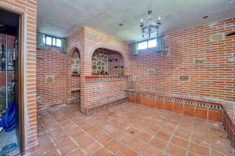 Foto 556ab78c-2dfa-40a2-aa5e-417622aaf1b4. Casa adossada amb calefacció aparcament piscina a Villamanta