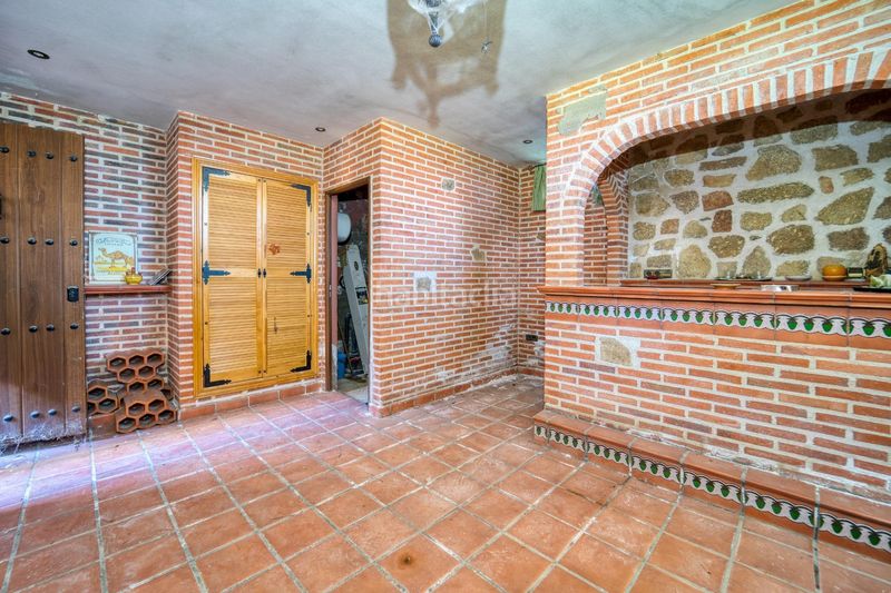 Foto e32f97fb-712f-4325-8cd2-ce41465bd238. Casa adossada amb calefacció aparcament piscina a Villamanta