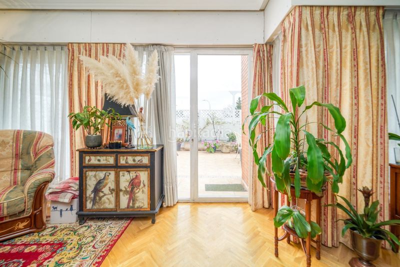 Foto 60e8d12f-e00c-4af1-8a3a-d13719ff05a1. Casa aparellada amb calefacció aparcament piscina a Madrid