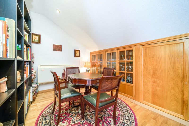 Foto 8fbf40e5-6212-4b65-88fd-1428584daec8. Casa aparellada amb calefacció aparcament piscina a Madrid