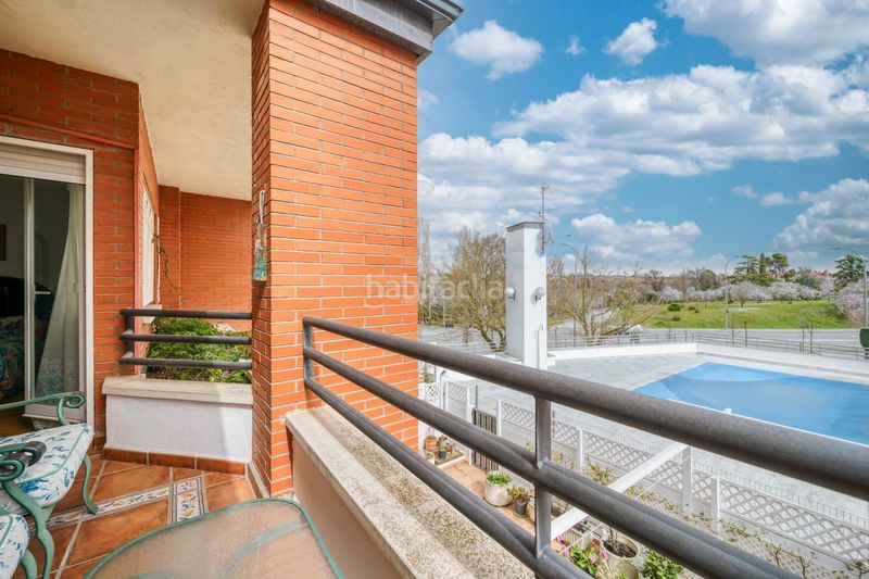 Foto deaa1ce5-8ef5-42ba-9c60-6b424ba192b5. Casa aparellada amb calefacció aparcament piscina a Madrid