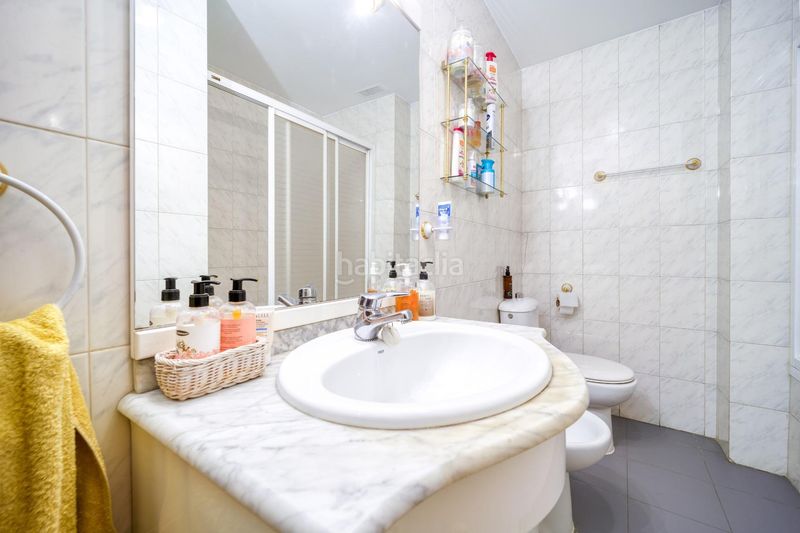 Foto eb2954b9-7976-4286-95af-52d0fb4179d4. Casa aparellada amb calefacció aparcament piscina a Madrid