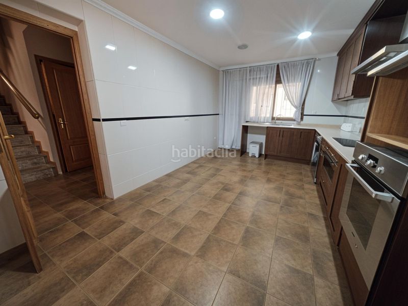 Foto 41c9e183-455c-46da-aea2-d763ed37f401. Casa adossada amb calefacció aparcament piscina a Ugena