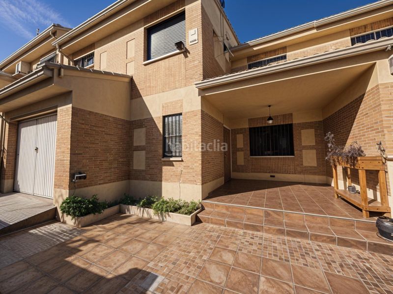 Foto 901e2b60-c940-46d9-bae7-f75254e8fa82. Casa adossada amb calefacció aparcament piscina a Ugena