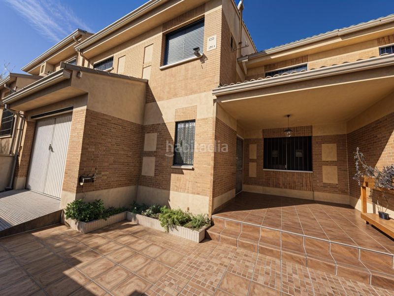 Foto a6f5b2b2-e2b4-4499-bf9b-d907e6dd2409. Casa adossada amb calefacció aparcament piscina a Ugena