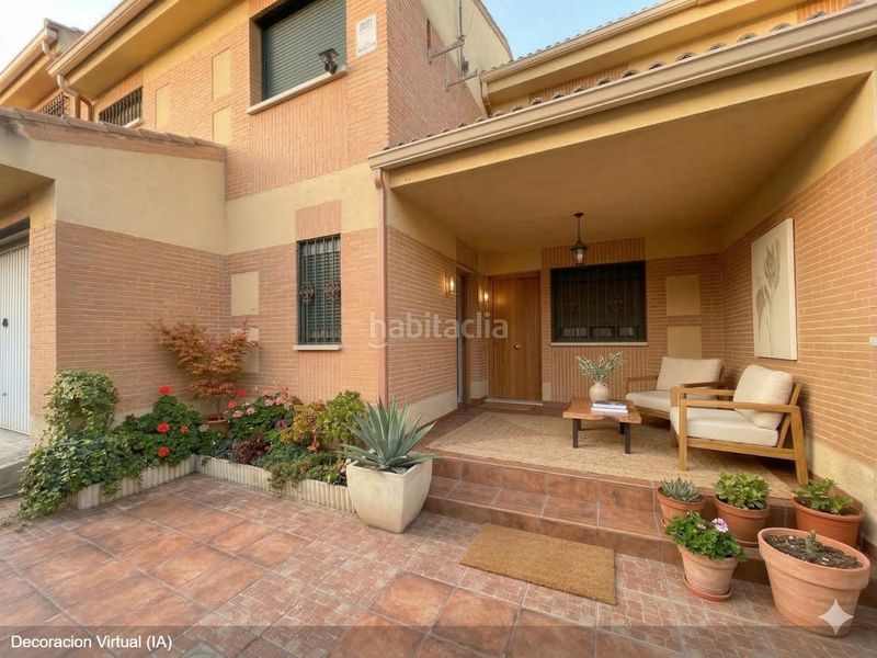 Foto d9ccb68f-d827-4ee2-a4e8-e3eca49c2538. Casa adossada amb calefacció aparcament piscina a Ugena