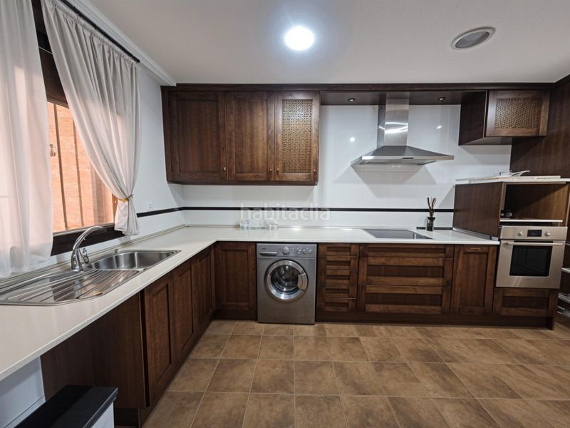 Foto ebc7d9e7-d255-4f79-aef1-ed40efa4831c. Casa adossada amb calefacció aparcament piscina a Ugena