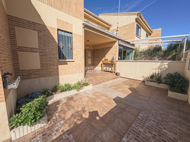 Foto ee604360-4500-40cc-8ed8-a5f4892f12e4. Casa adossada amb calefacció aparcament piscina a Ugena