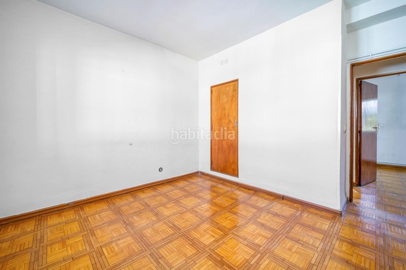 Foto 453082cd-cf59-4dbc-aa5d-eb8e75c05727. Piso en Apóstol Santiago Madrid